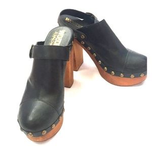Woodies by Jeffery Campbell clogs! Size 7 black